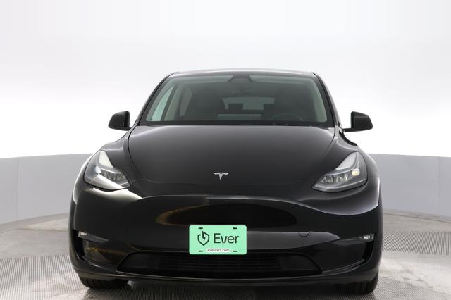 2025 Tesla Model Y — photo 9 of 25