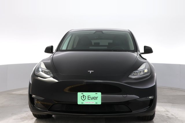 2025 Tesla Model Y — photo 9 of 25