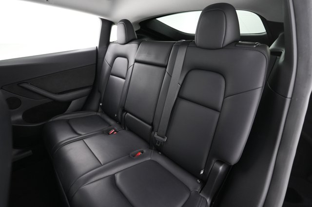 2025 Tesla Model Y — photo 19 of 26
