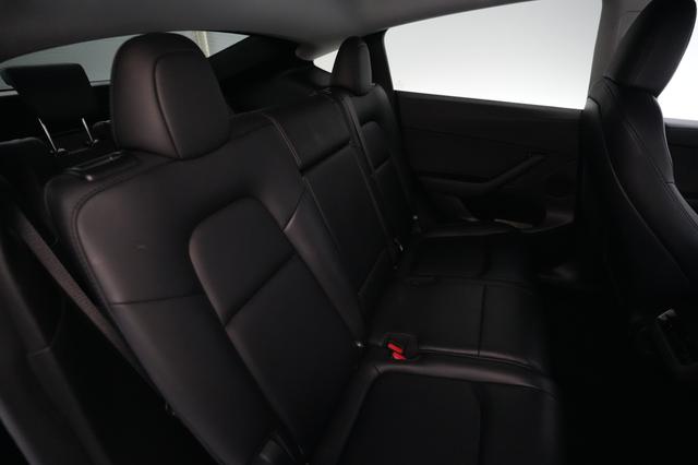 2025 Tesla Model Y — photo 4 of 25