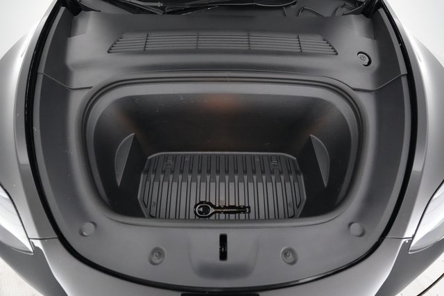 2025 Tesla Model Y — photo 24 of 25