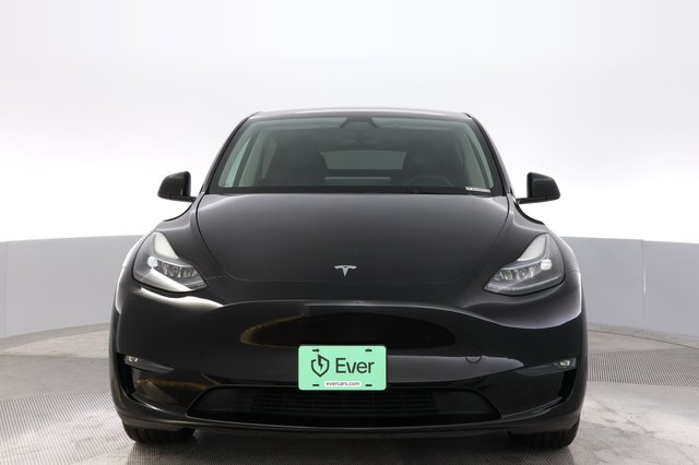 2025 Tesla Model Y — photo 9 of 26