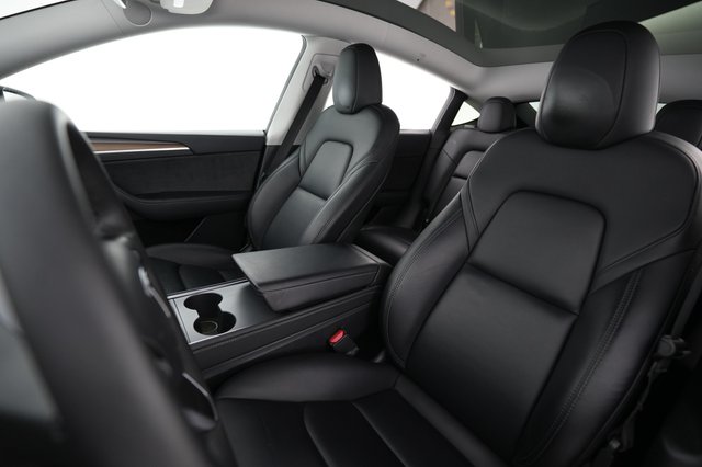 2025 Tesla Model Y — photo 3 of 26