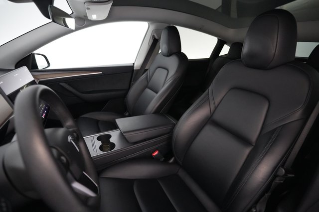 2025 Tesla Model Y — photo 3 of 25