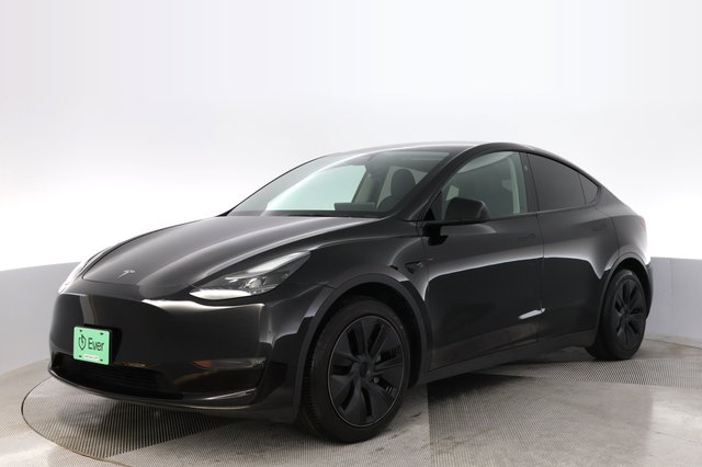 2025 Tesla Model Y — VIN 7SAYGAEE5SF303601