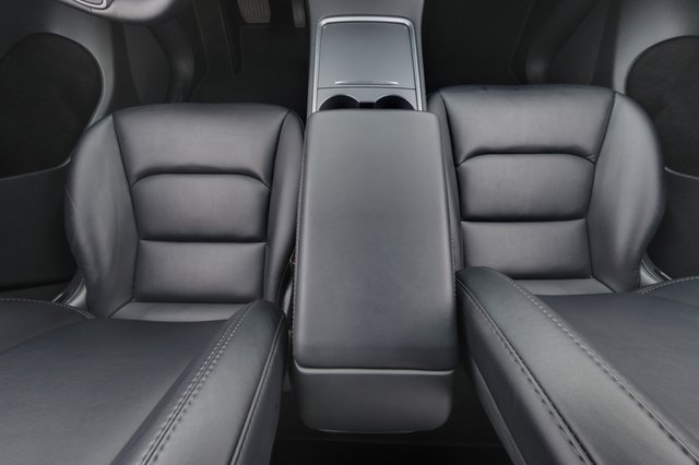 2025 Tesla Model Y — photo 23 of 25