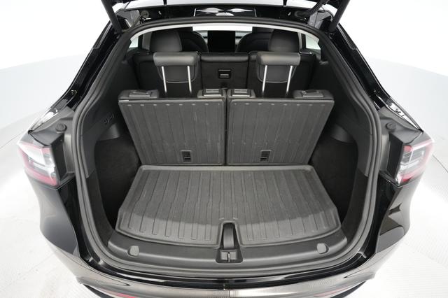 2025 Tesla Model Y — photo 6 of 25