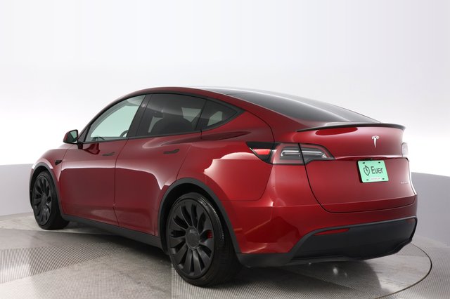 2025 Tesla Model Y — photo 11 of 21