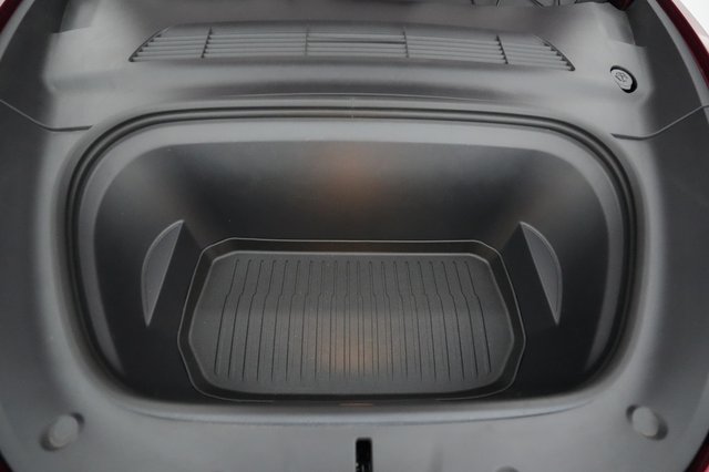 2025 Tesla Model Y — photo 20 of 21