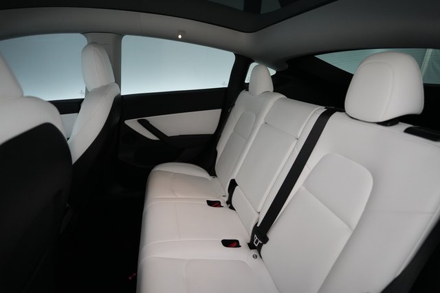 2022 Tesla Model Y — photo 19 of 23