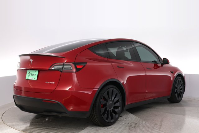 2022 Tesla Model Y — photo 2 of 23
