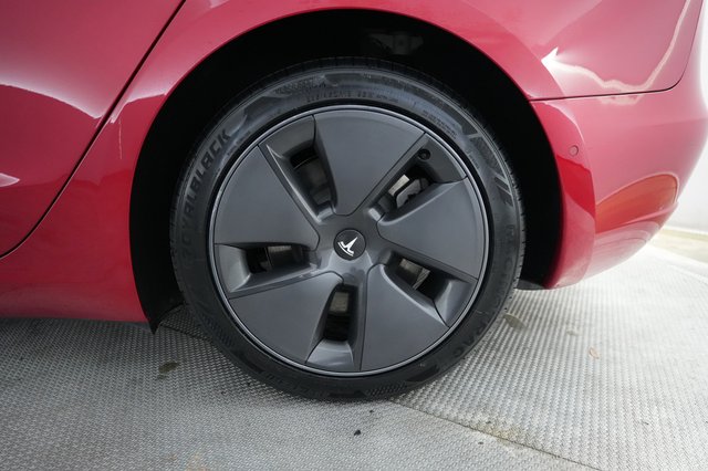 2021 Tesla Model 3 — photo 7 of 27