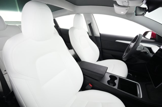 2021 Tesla Model 3 — photo 18 of 27