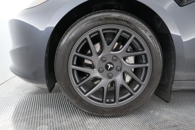 2025 Tesla Model 3 — photo 16 of 21