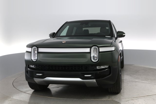 2022 Rivian R1T — photo 7 of 40
