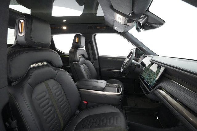 2022 Rivian R1T — photo 21 of 40