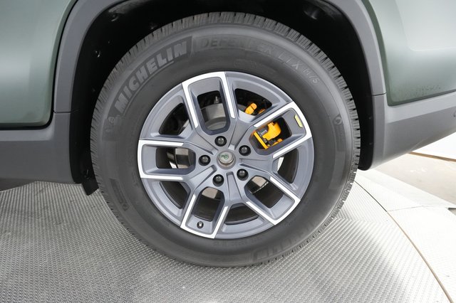 2022 Rivian R1T — photo 15 of 40
