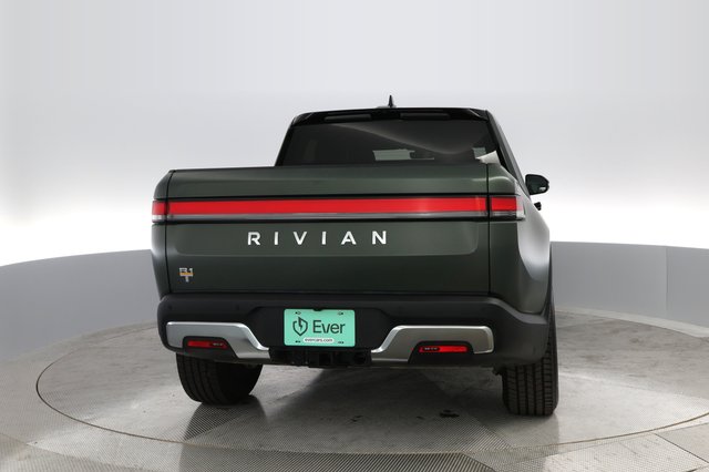 2022 Rivian R1T — photo 11 of 40