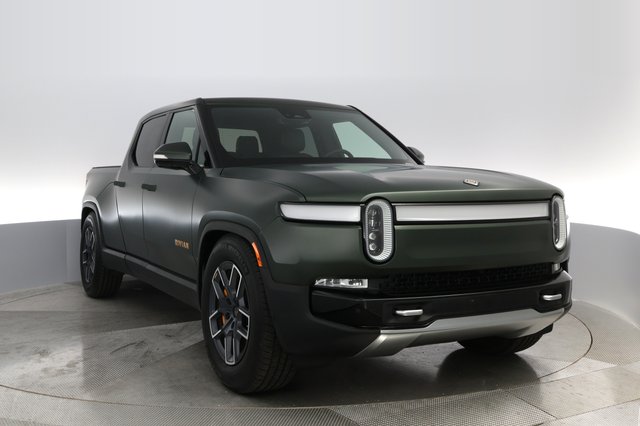 2022 Rivian R1T — photo 8 of 40
