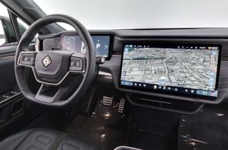 2022 Rivian R1T — photo 3 of 40