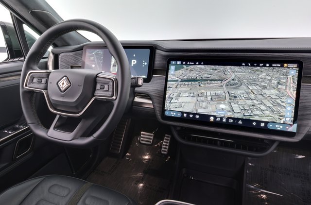 2022 Rivian R1T — photo 3 of 40