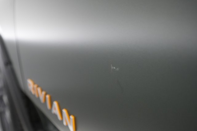 2022 Rivian R1T — photo 28 of 40