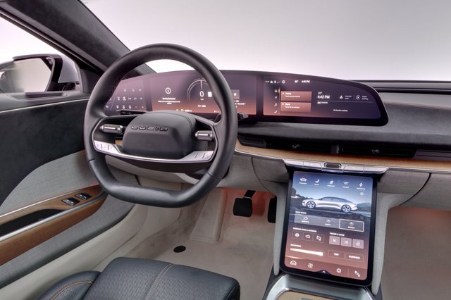 2023 Lucid Air — photo 18 of 22