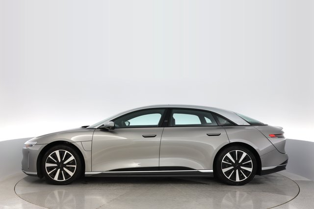 2023 Lucid Air — photo 12 of 22