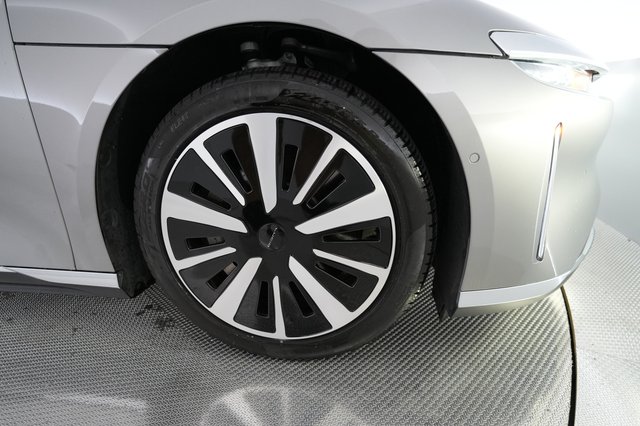 2023 Lucid Air — photo 13 of 22