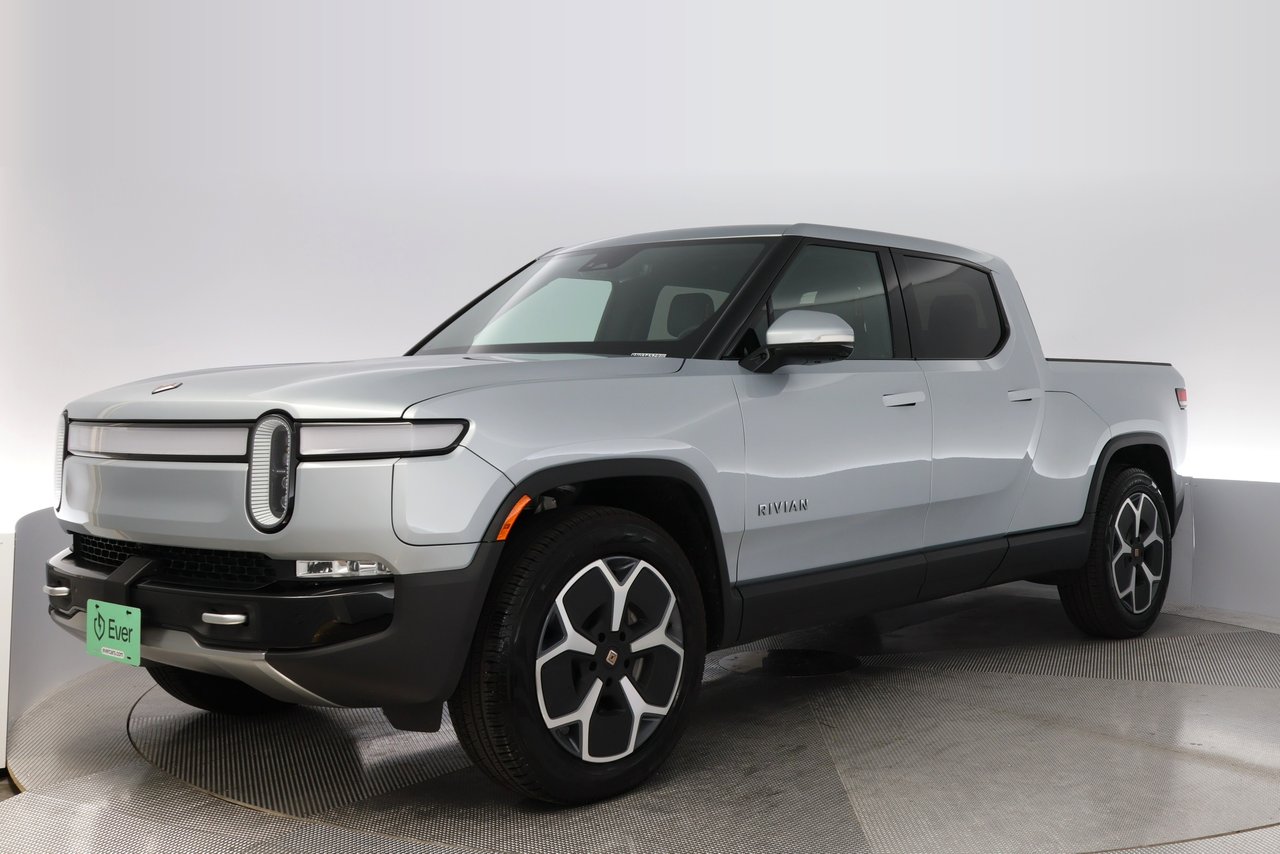 2024 Rivian R1T Driver+