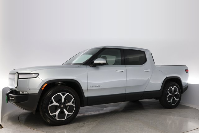 2024 Rivian R1T — photo 14 of 21