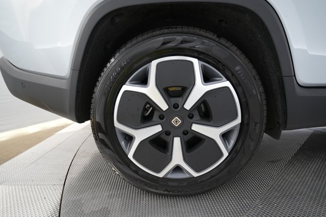 2024 Rivian R1T — photo 16 of 21