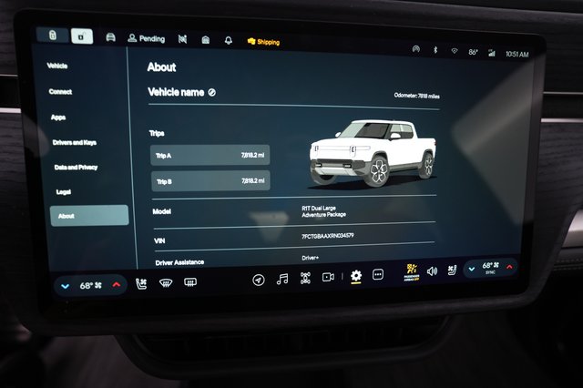 2024 Rivian R1T — photo 5 of 21