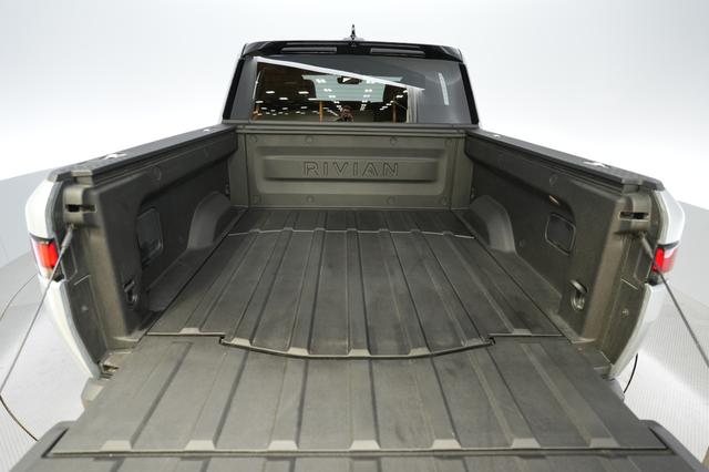 2024 Rivian R1T — photo 6 of 21