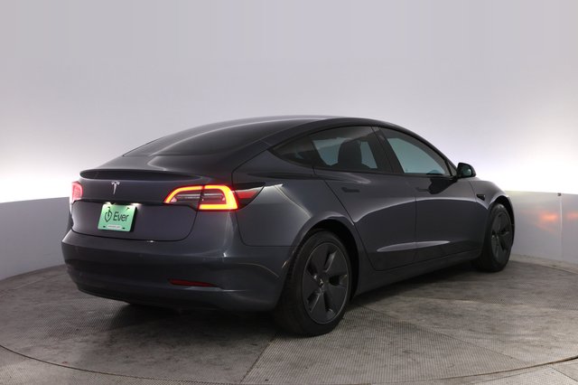2022 Tesla Model 3 — photo 2 of 22
