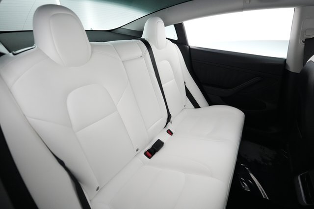 2022 Tesla Model 3 — photo 4 of 22
