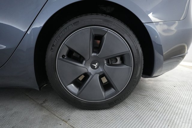 2022 Tesla Model 3 — photo 7 of 22