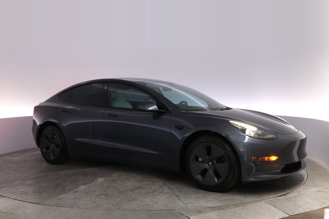 2022 Tesla Model 3 — photo 11 of 22