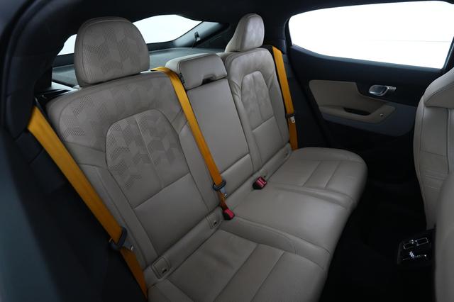 2022 Polestar 2 — photo 4 of 21