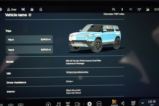 2024 Rivian R1S — photo 5 of 24