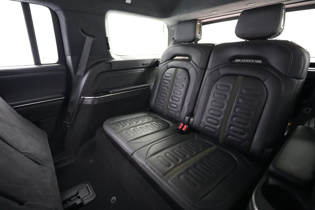 2024 Rivian R1S — photo 20 of 24