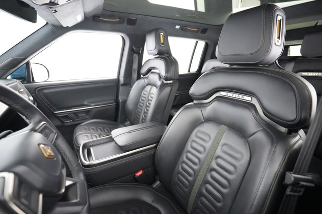 2024 Rivian R1S — photo 3 of 24