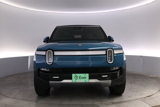 2024 Rivian R1S — photo 9 of 24