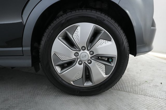 2021 Hyundai Kona Electric — photo 7 of 23