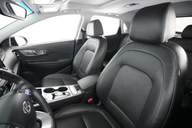 2021 Hyundai Kona Electric — photo 3 of 23