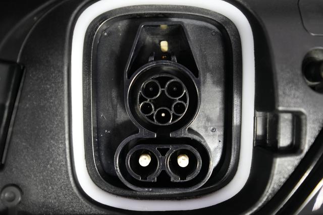 2021 Hyundai Kona Electric — photo 8 of 23