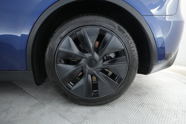 2024 Tesla Model Y — photo 7 of 26