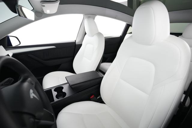 2024 Tesla Model Y — photo 3 of 26