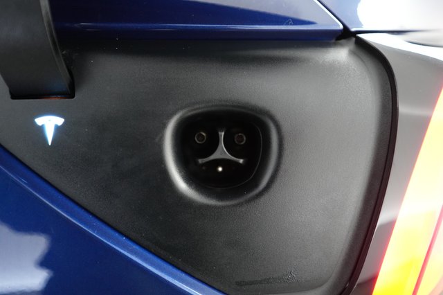 2024 Tesla Model Y — photo 8 of 26