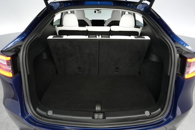 2024 Tesla Model Y — photo 6 of 26